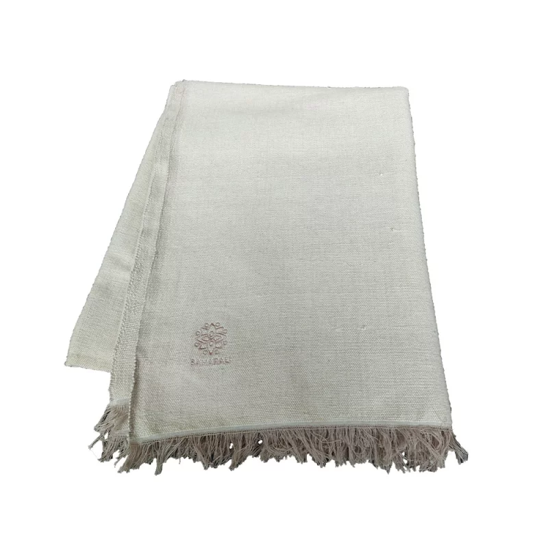 Handgefertigte Yogadecke aus nachhaltiger Bio-Baumwolle in Beige, ideal für Yoga und Meditation, umweltfreundlich und stilvol