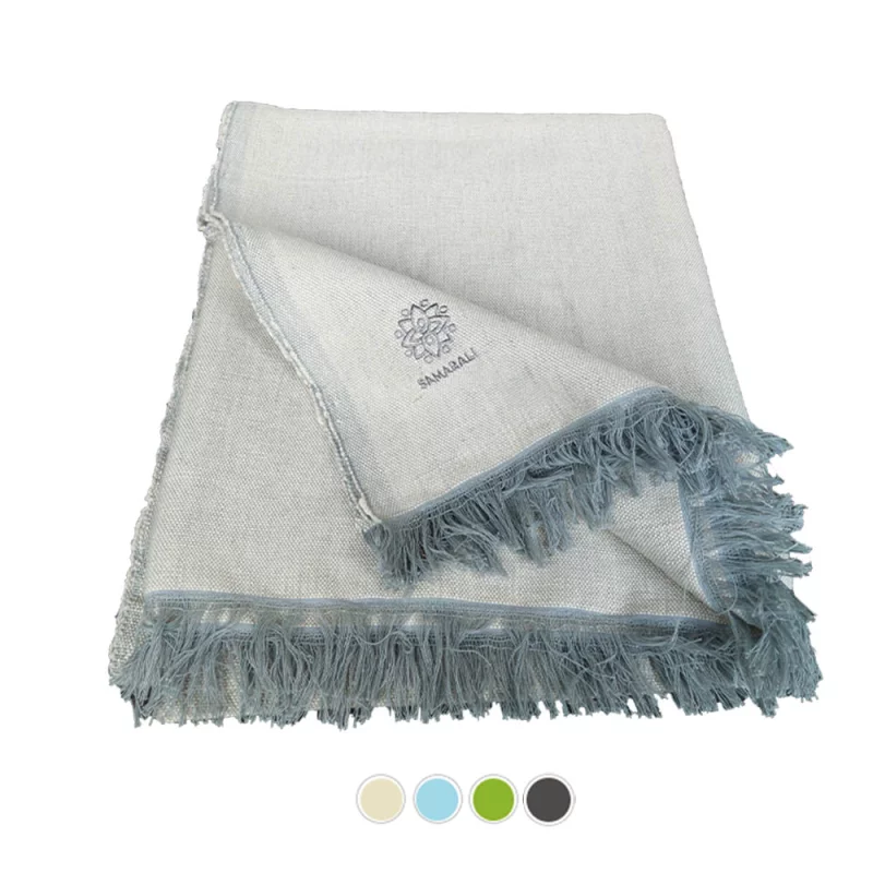 Handgefertigte Yoga Decke aus Bio Baumwolle in Grau, nachhaltig und umweltfreundlich, ideal für Yoga und Meditation.