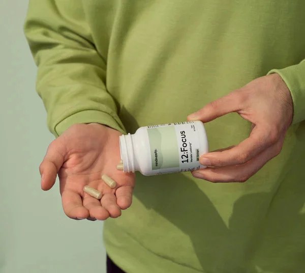 Natürliche Ginkgo Kapseln in umweltfreundlicher Verpackung für Konzentration und Fokus - vegan und bio.