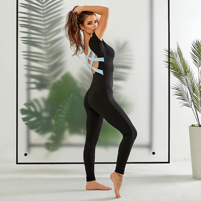 Jumpsuit Laguna in Schwarz, Größe XS-M, mit modernem Design und eleganter Passform für stilvolle Outfits.