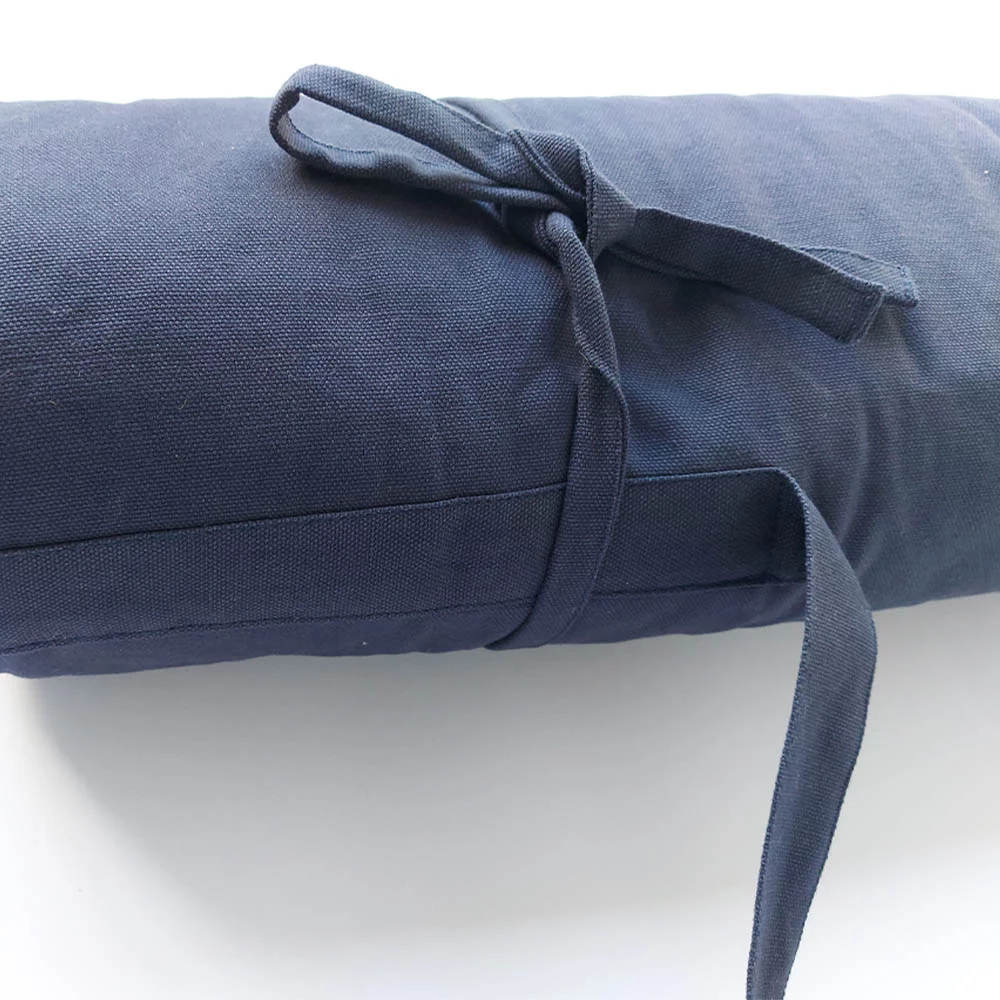 Bio Yogamatte aus Baumwolle in sanften Naturtönen, ideal für komfortables Yoga und Meditation auf umweltfreundlicher Basis.