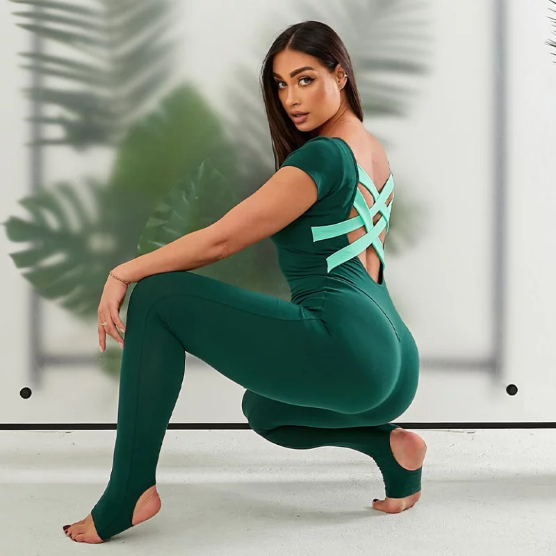 Jumpsuit Laguna in grün, Größe L-XL, mit elegantem Design und lässigem Schnitt, perfekt für sommerliche Outfits.