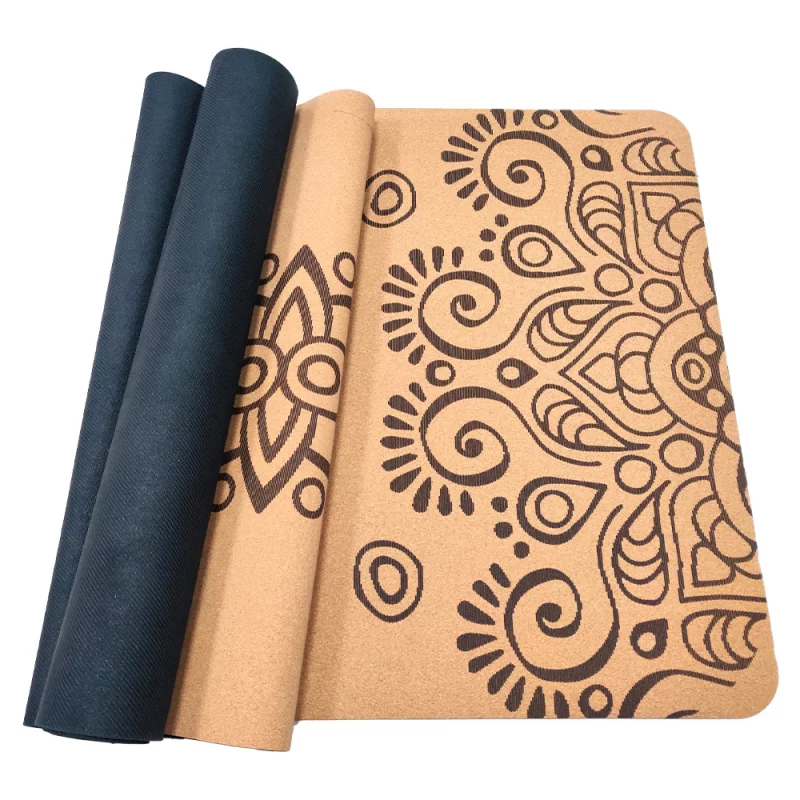 Nachhaltige plastikfreie Fairtrade vegane Sun Eclipse Yoga Matte in sanften Farben auf Holzoberfläche, ideal für umweltbewuss