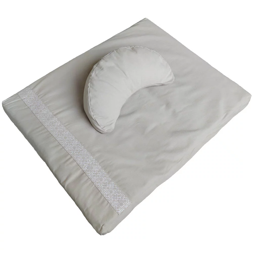 Meditationsset Kissen Chat2 in beruhigenden Farben, perfekt für entspanntes Meditieren und komfortables Sitzen.