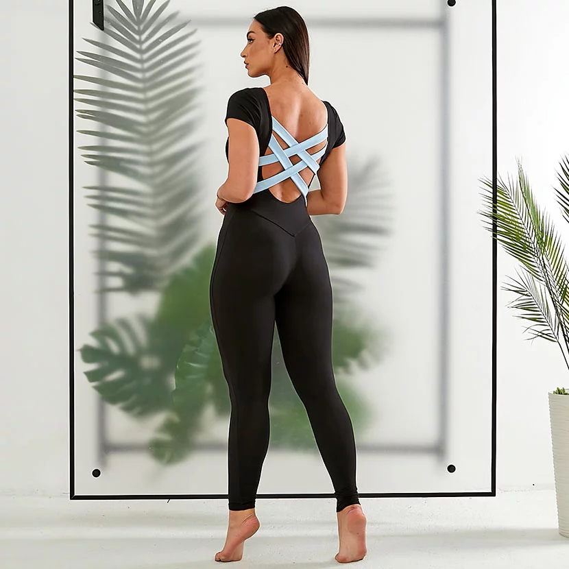 Jumpsuit Laguna in Schwarz, Größe L-XL, elegant und stylisch, mit lässigem Schnitt und schlanker Passform, ideal für jeden An